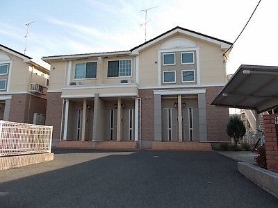 成田市本三里塚のアパートの建物外観