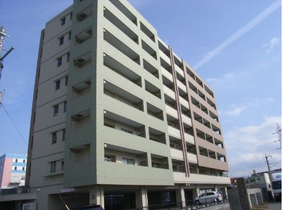 福岡市東区原田のマンションの建物外観