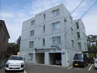 札幌市厚別区厚別中央三条のマンションの建物外観