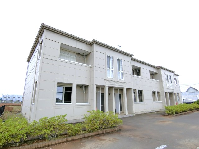 八街市八街のアパートの建物外観