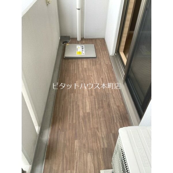 【大阪市西区江戸堀のマンションのバルコニー】