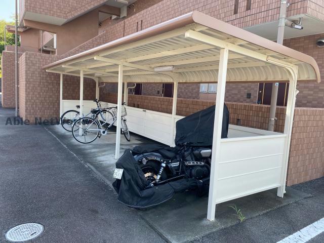 【セントリバーヒルズひばりが丘　I棟の駐車場】