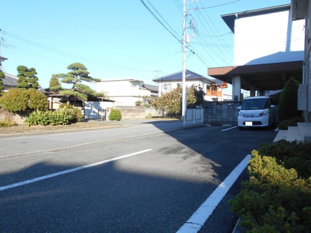 【プロイセン　壱番館の駐車場】