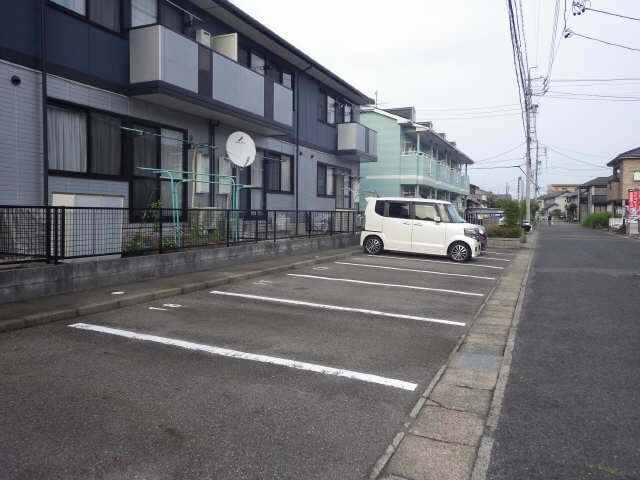 【ファミールマルタカＢの駐車場】