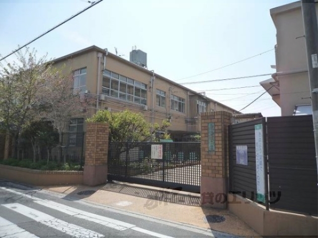 【クリスタルグランツ西大路御池の小学校】