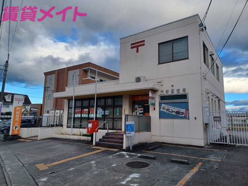 【松阪市市場庄町のマンションの郵便局】