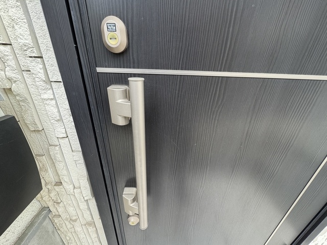 セキュリティ　安心のダブルロック玄関ドア