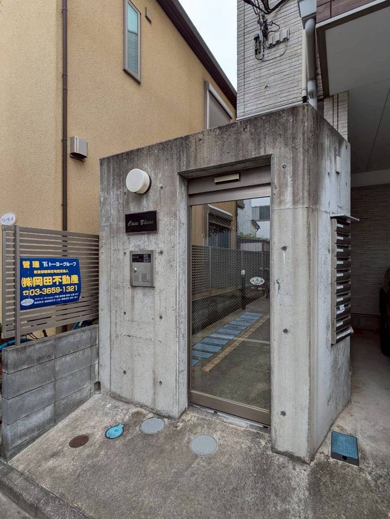 エントランス　オートロック付き