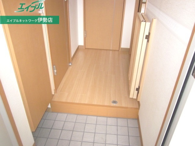 玄関　同型参考写真