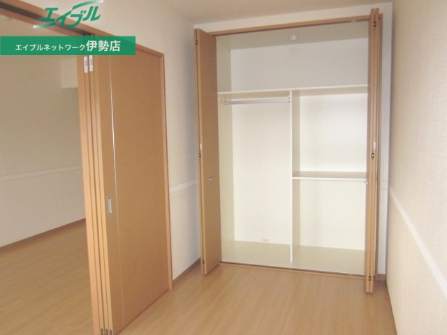 収納　同型参考写真