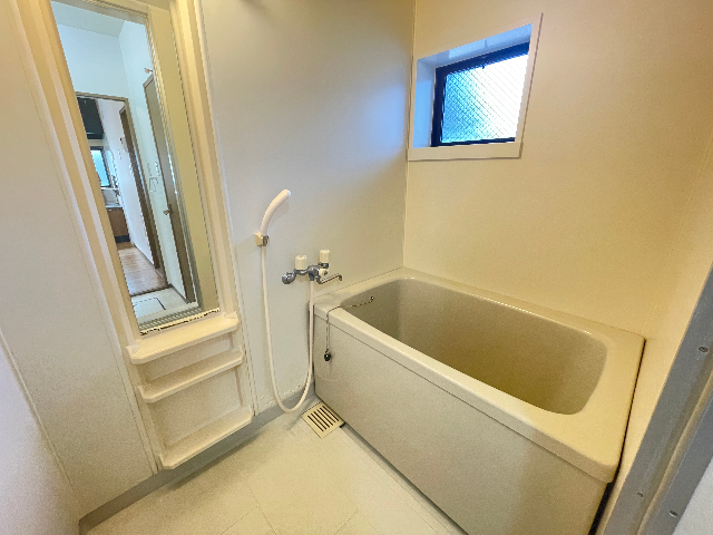 バス・シャワールーム　バスルーム