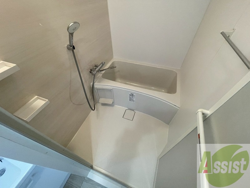 バス・シャワールーム　お風呂になります。一日の疲れを癒してくださいね。