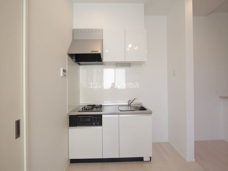 キッチン　システムキッチン（ガス2口グリル付）