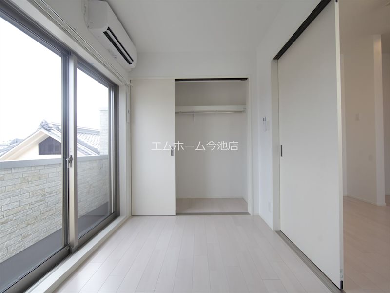 その他部屋・スペース　洋室4.1帖　エアコン付　南向バルコニー