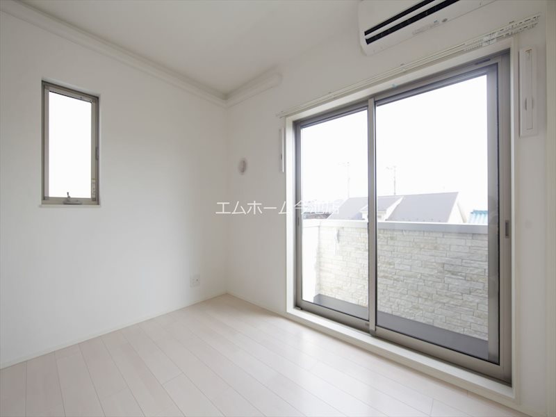 バルコニー　洋室4.1帖　エアコン付　南向バルコニー