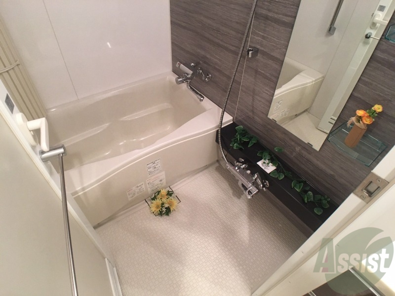 バス・シャワールーム　お風呂になります。一日の疲れを癒してくださいね。