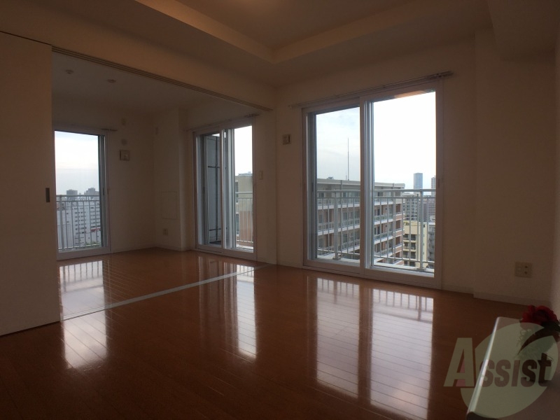 居室・リビング　広くてキレイなお部屋が広がっていて、充実した生活が送れそう。