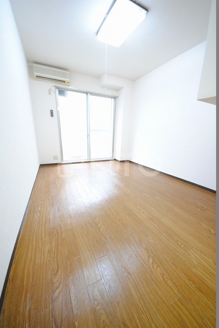 居室・リビング　写真は２０６号室