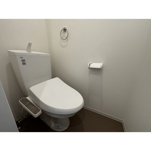 トイレ　※同シリーズの内装写真となります