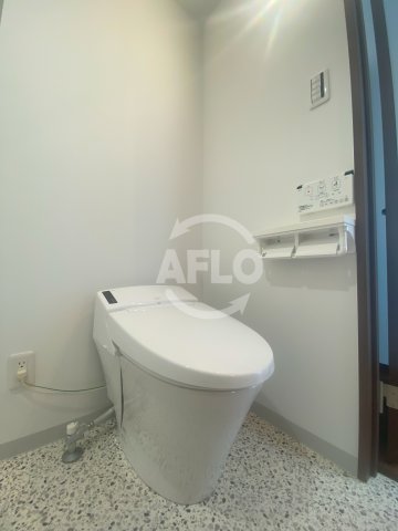 トイレ　Radiation Court　トイレ