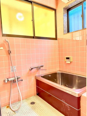 バス・シャワールーム　浴室暖房付きお風呂