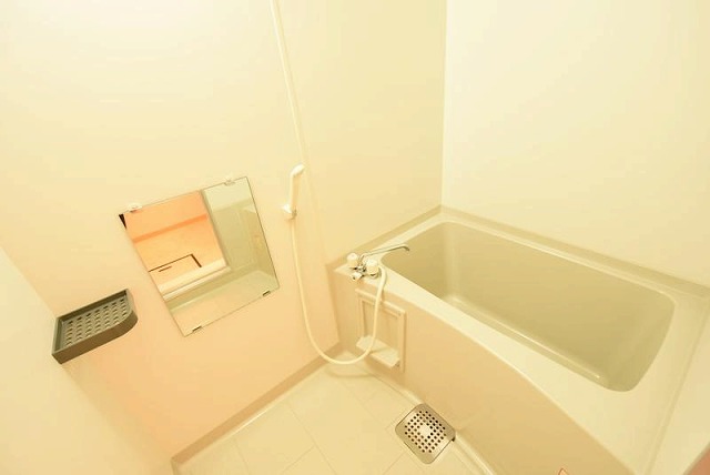 バス・シャワールーム　シンプルで機能的なユニットバス！