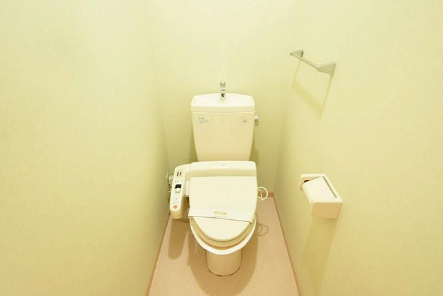 トイレ　ウォシュレット付きのトイレです♪