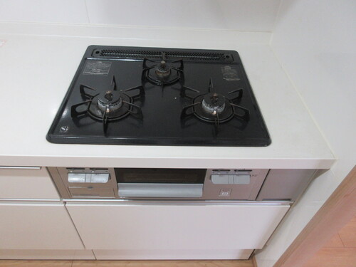 その他設備　3口ガスコンロ　※前回募集時2025年3月の写真