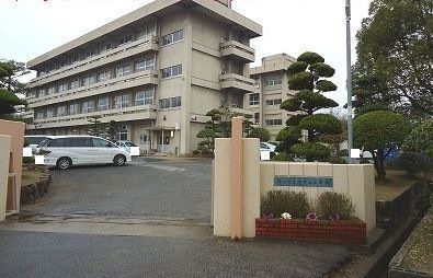 小学校　福山市立伊勢丘小学校（小学校）まで990m