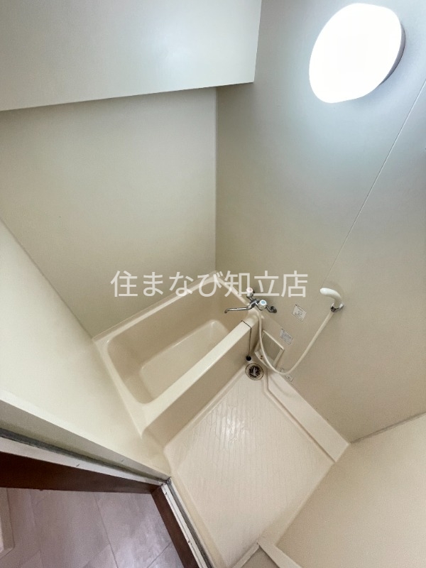 バス・シャワールーム　清掃前　同型別部屋写真
