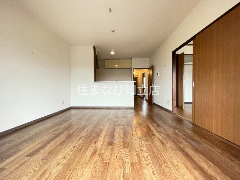 居室・リビング　清掃前　同型別部屋写真