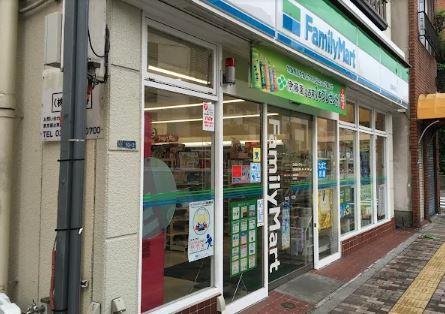 コンビニ　ファミリーマート 加藤根岸店（コンビニ）まで77m