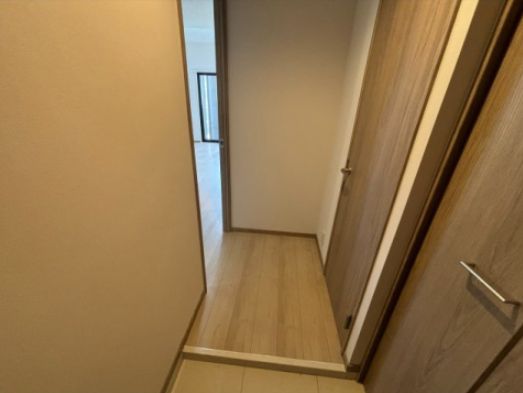 玄関　同じシリーズの施工物件です（建設中の為・イメージ写真　現状を