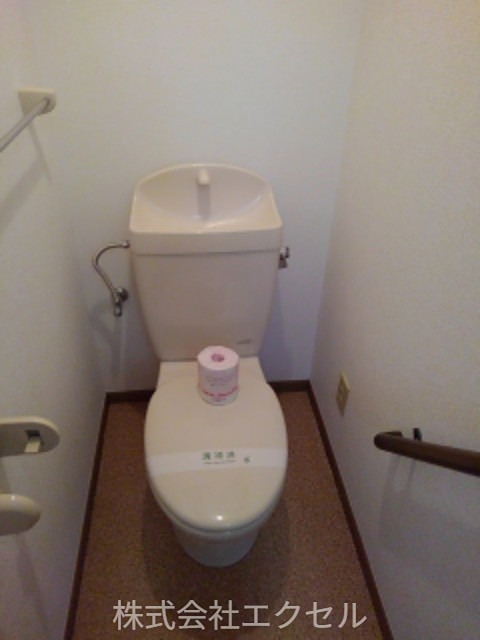 トイレ　清潔感のあるトイレです。