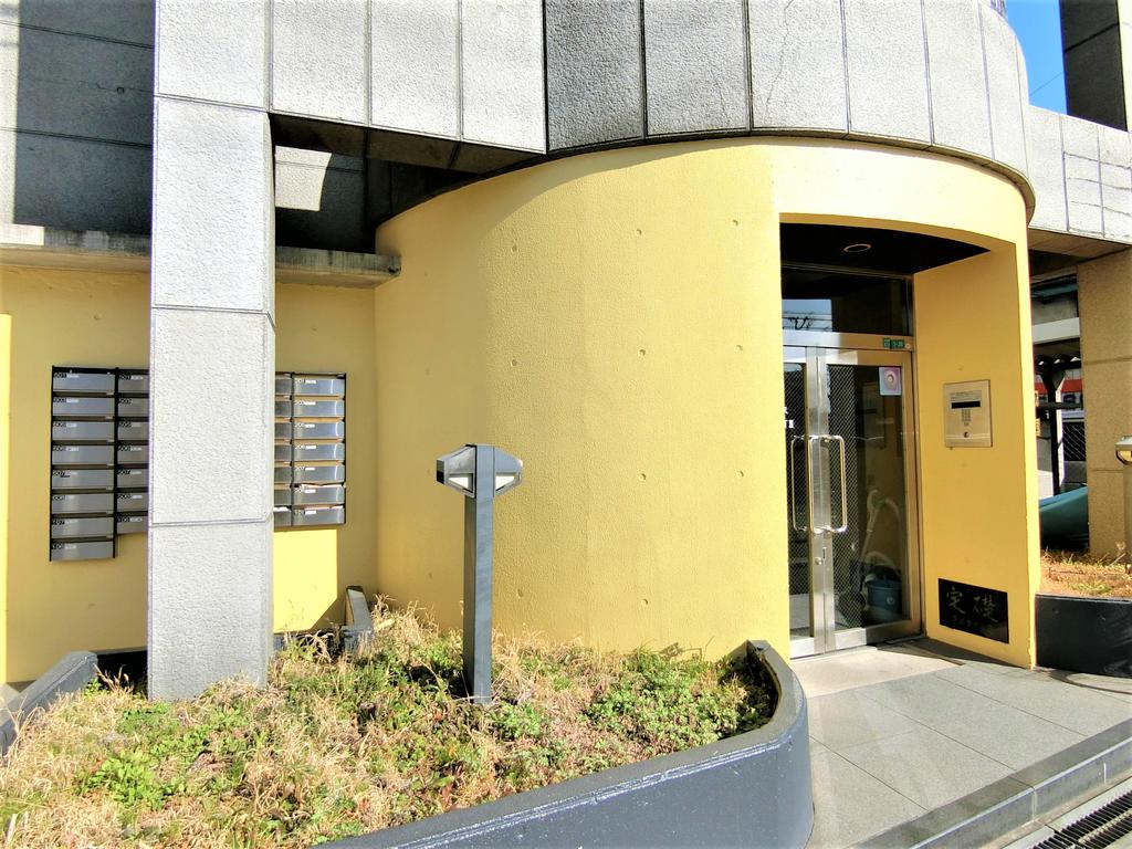 エントランス　安心のオートロック完備です☆