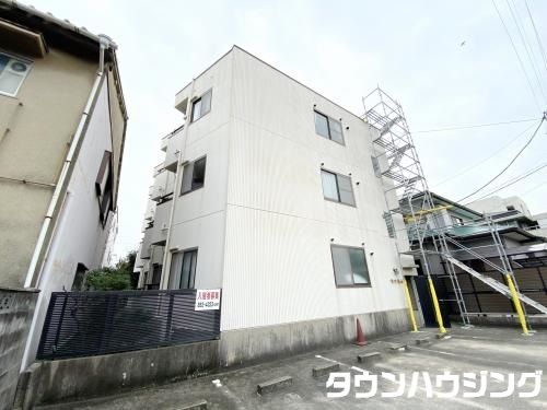 【名古屋市瑞穂区萩山町のマンションの建物外観】