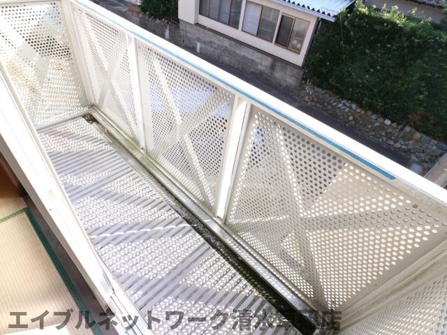 バルコニー　陽当たり良好なバルコニーです