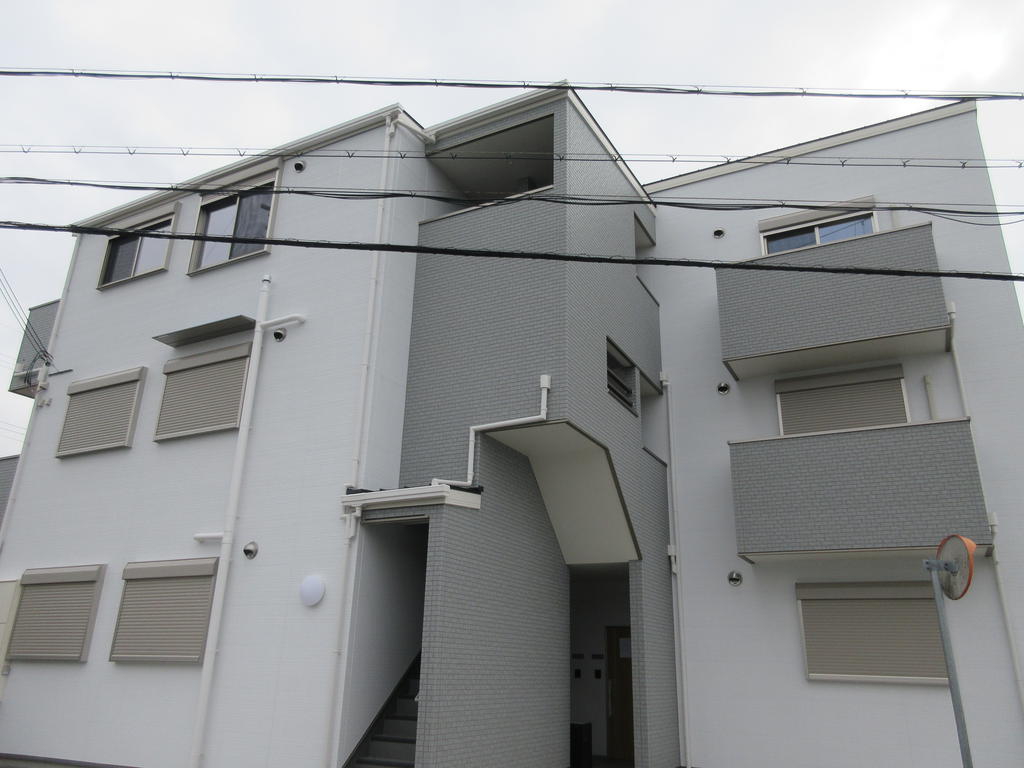 加古川市平岡町新在家のアパートの建物外観