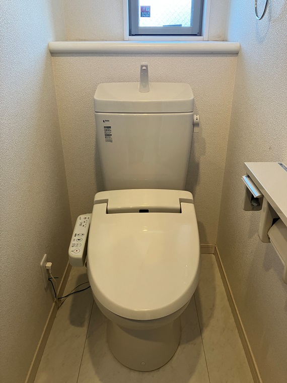 【佐須町戸建のトイレ】