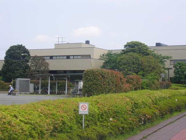 図書館　浦安市立中央図書館（図書館）まで1400m