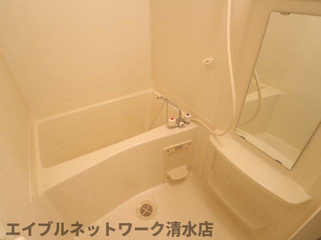 バス・シャワールーム　日々の疲れを癒すお風呂付です
