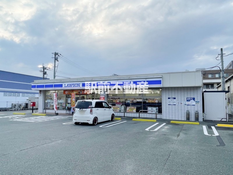 コンビニ　ローソン大川榎津店（コンビニ）まで400m