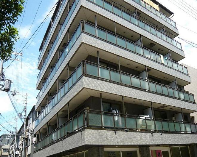 【大阪市平野区喜連西のマンションの建物外観】