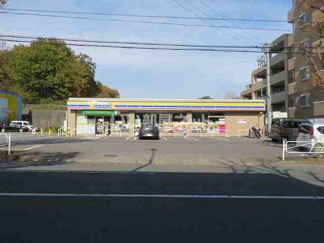 コンビニ　ミニストップ（コンビニ）まで943m