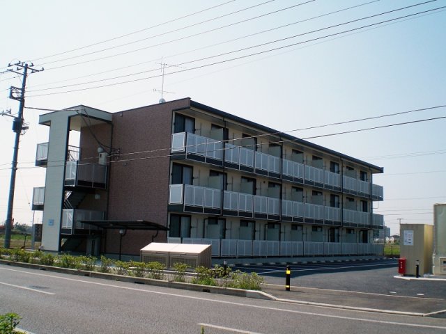 【レオパレス紫峰ヶ丘Iの建物外観】