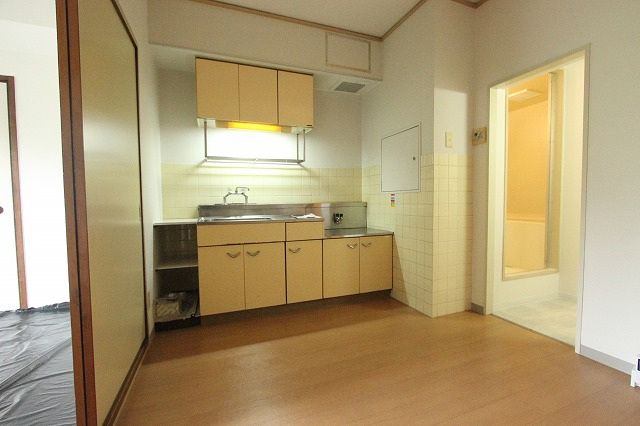 【広島市南区金屋町のマンションのキッチン】