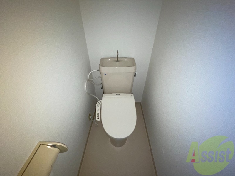 トイレ　嬉しいウォシュレット機能付きです。シャワートイレは便利ですね