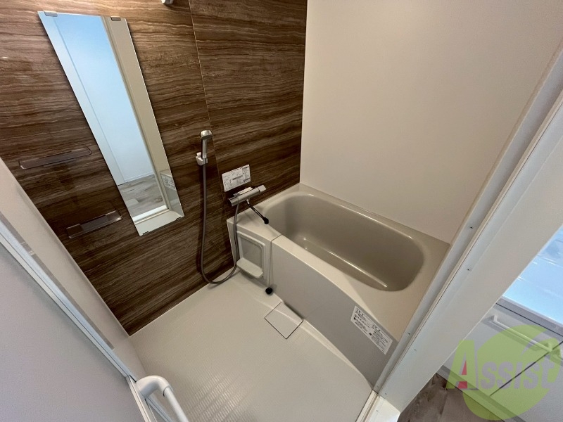 バス・シャワールーム　ユニットバスです。疲れを癒すのに欠かせませんね！