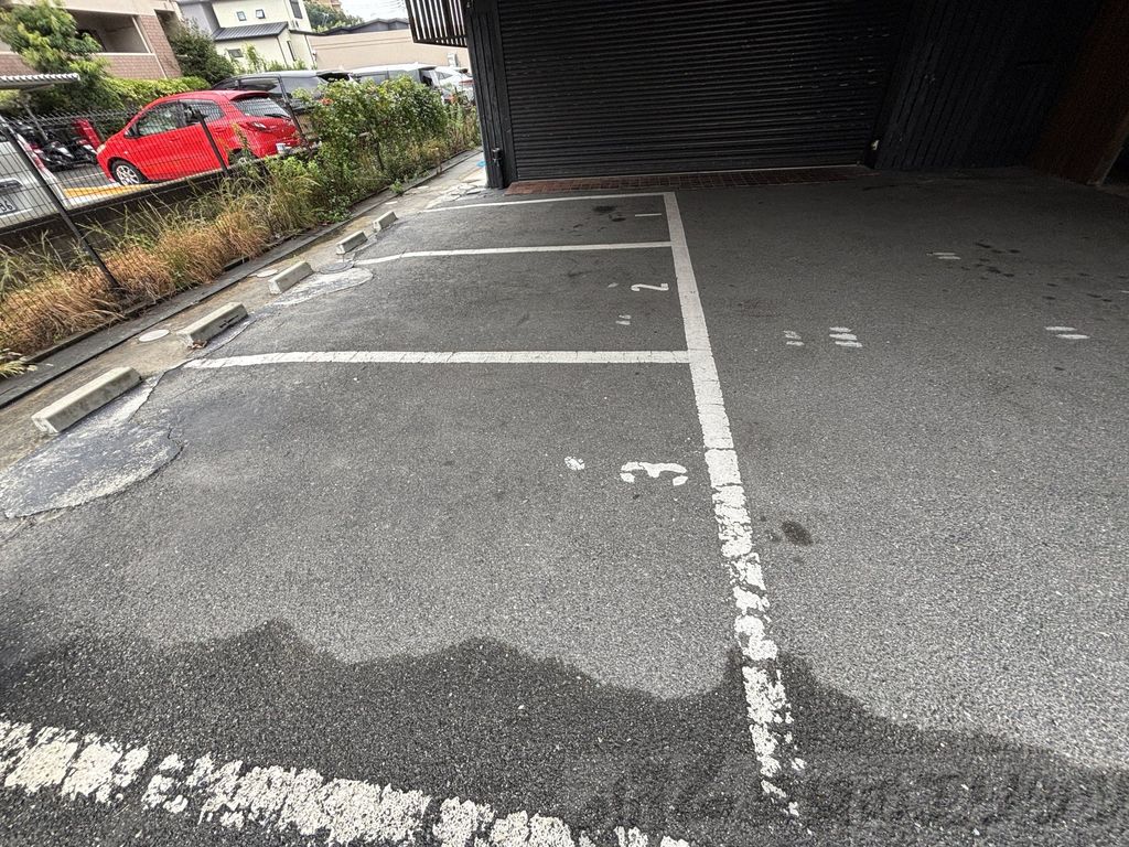 駐車場　駐車場
