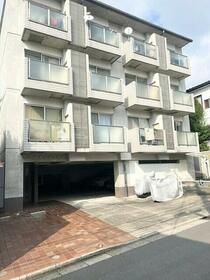 北沢スタディオスの建物外観